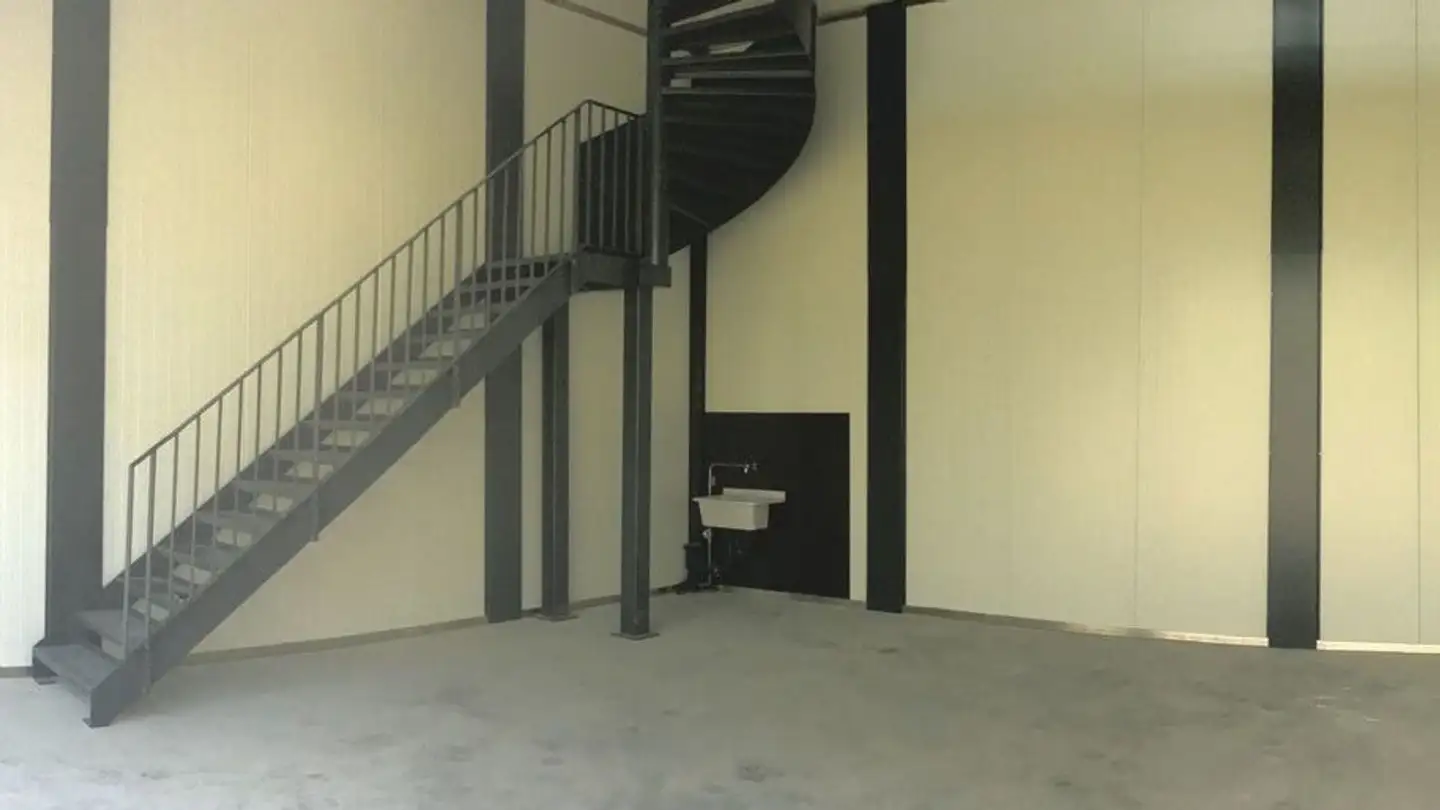 Werkstatt mieten - Grabenackerstrasse 24, 8156 Oberhasli - Foto 2