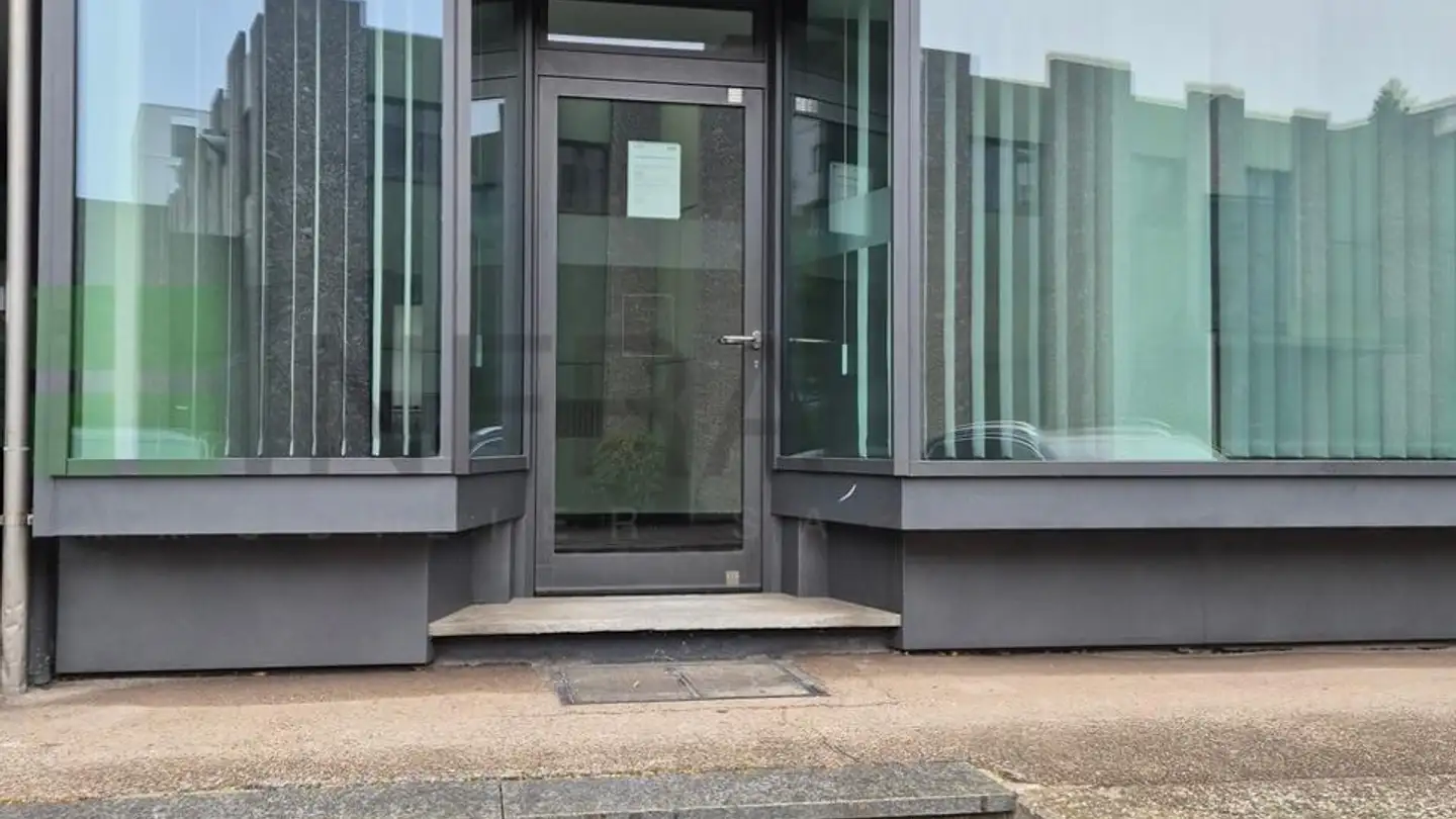 Commerciale in affitto - Rue Des Bâts 14, 2800 Delémont