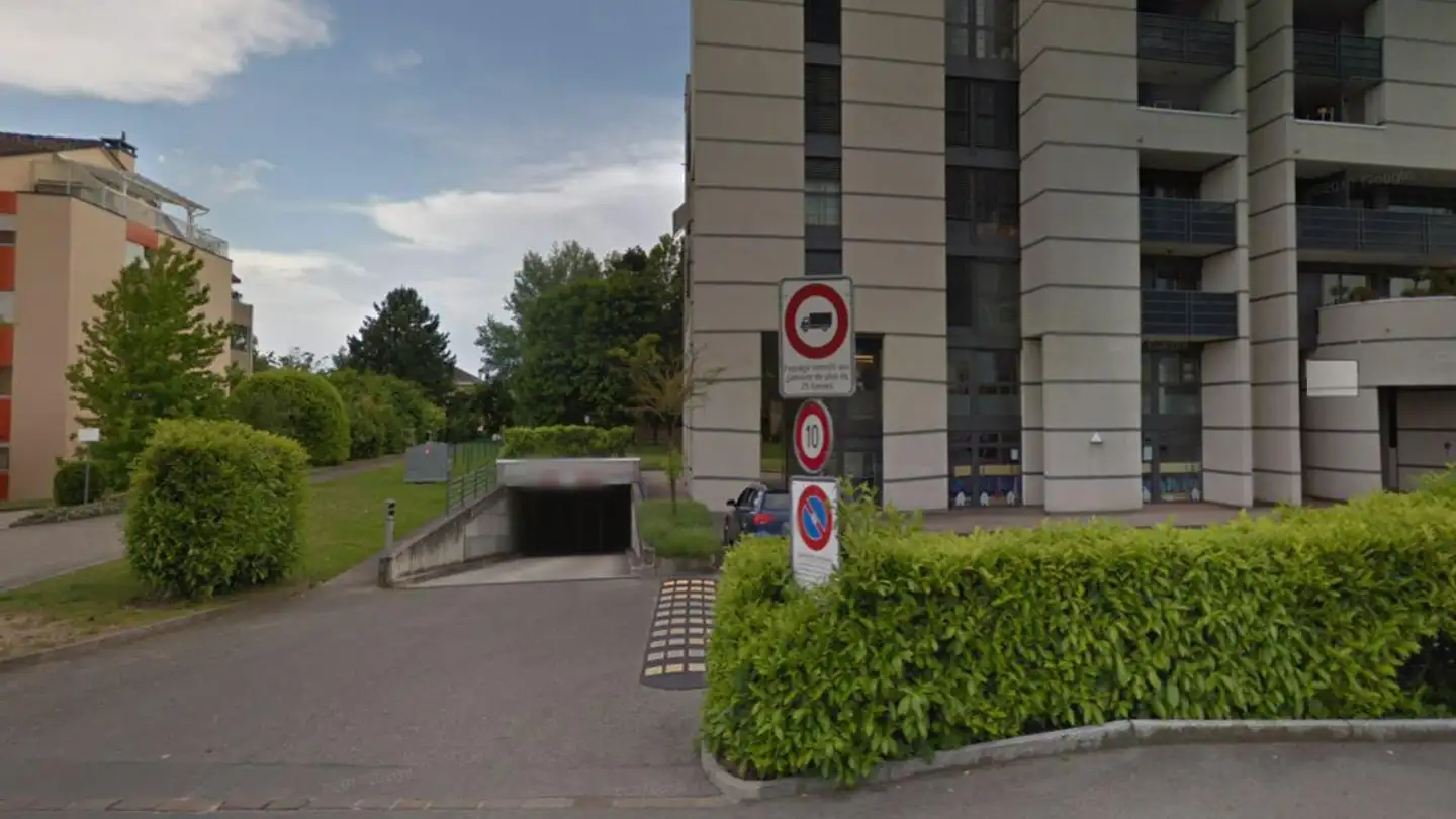 Indoor parking space for rent - 1260 Nyon