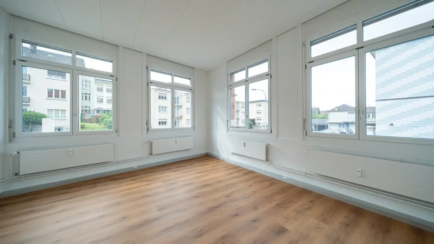 Commercial for rent - Rue Alfred-Aebi / Alfred-Aebi-Strasse 75, 2503 Biel/Bienne - Photo 2