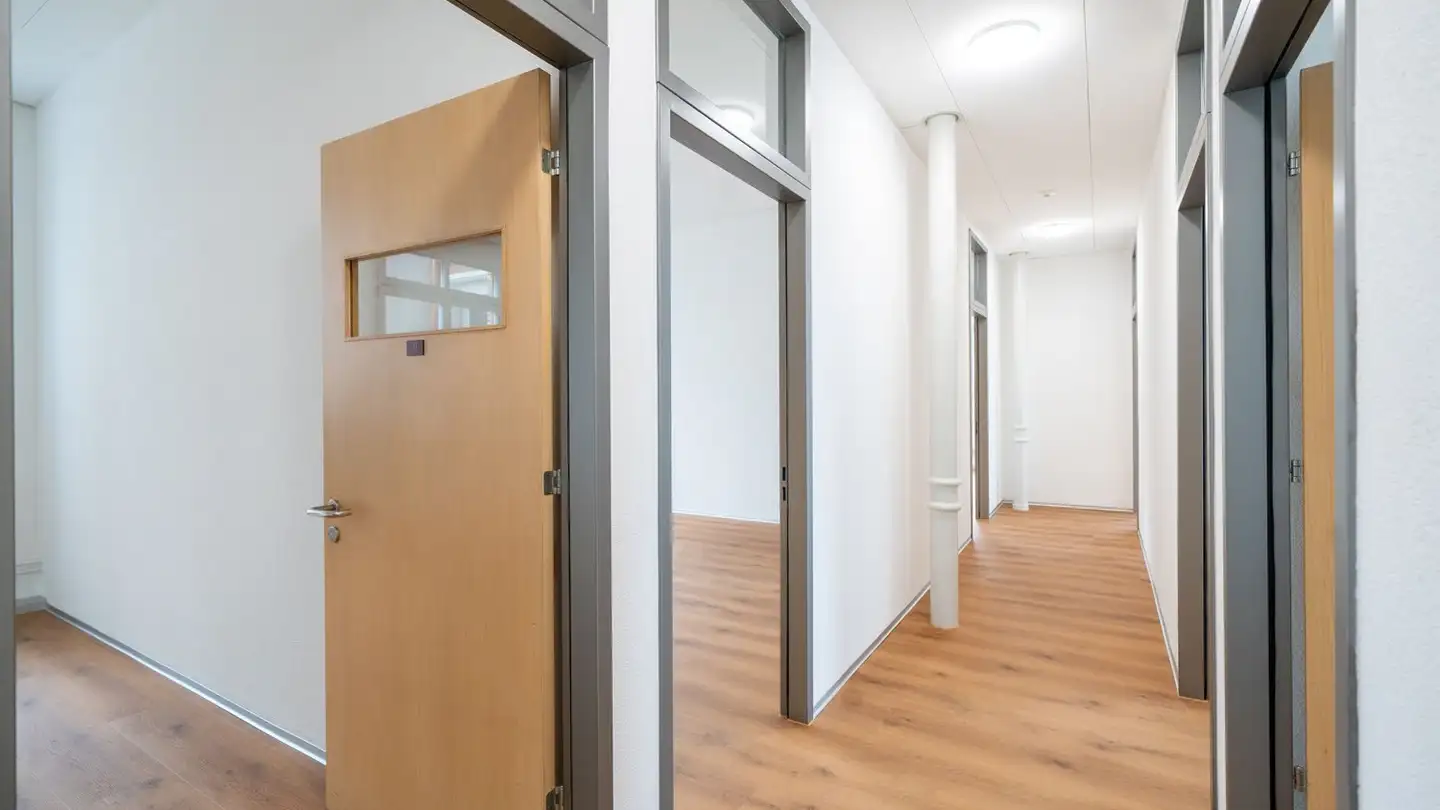 Commercial for rent - Rue Alfred-Aebi / Alfred-Aebi-Strasse 75, 2503 Biel/Bienne - Photo 3