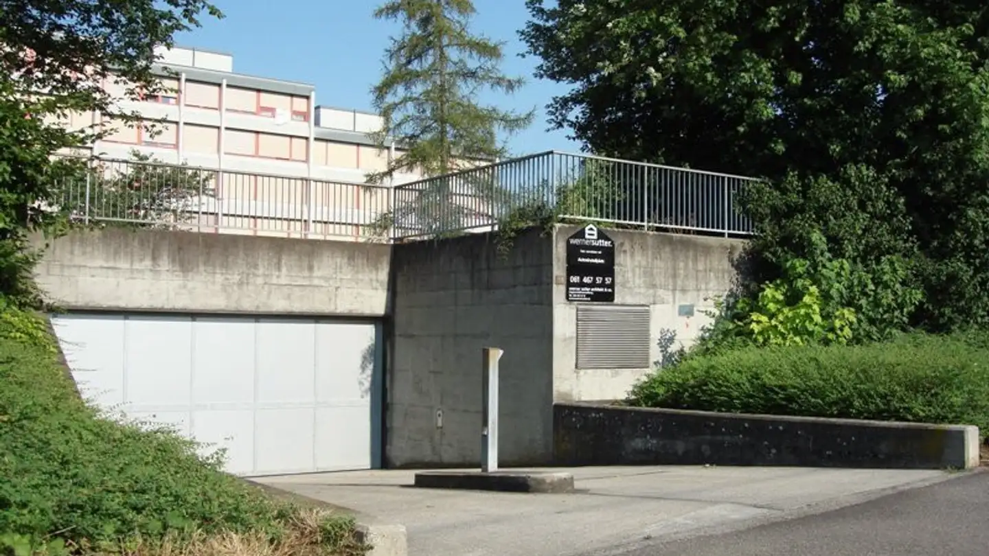 Place de parking souterraine à louer - Neuhofweg 21, 4147 Aesch BL