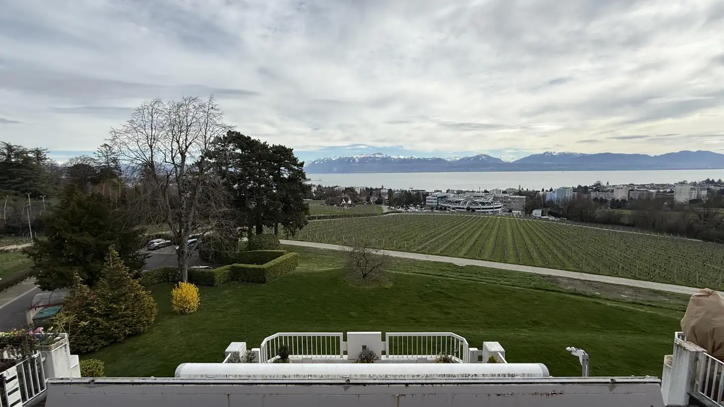 Penthouse for rent - Route du Village 25, 1112 Echichens - Photo 2