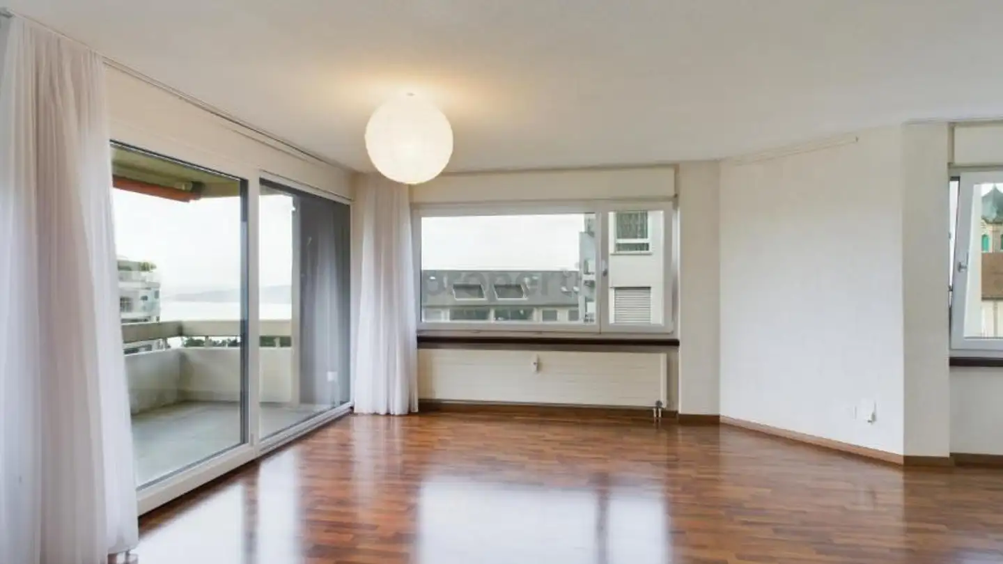 Appartement à louer - 8835 Feusisberg