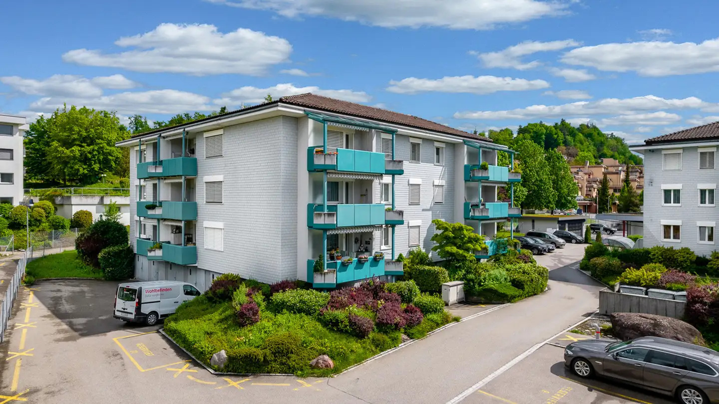 Indoor motorbike parking space for rent - St. Gallerstrasse 95, 8645 Jona