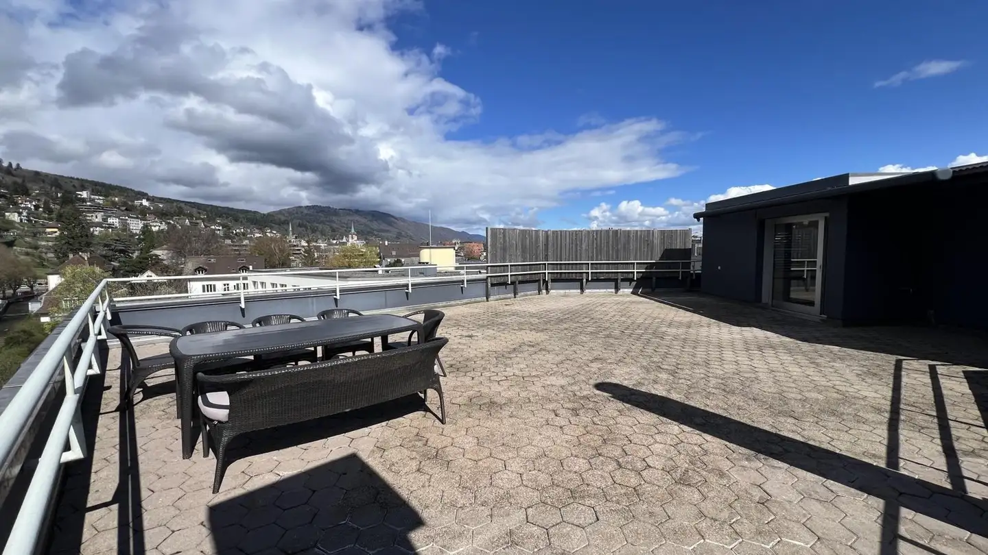 Attique à louer - Rue De L'hôpital / Spitalstrasse 12, 2502 Biel/Bienne - Photo 2