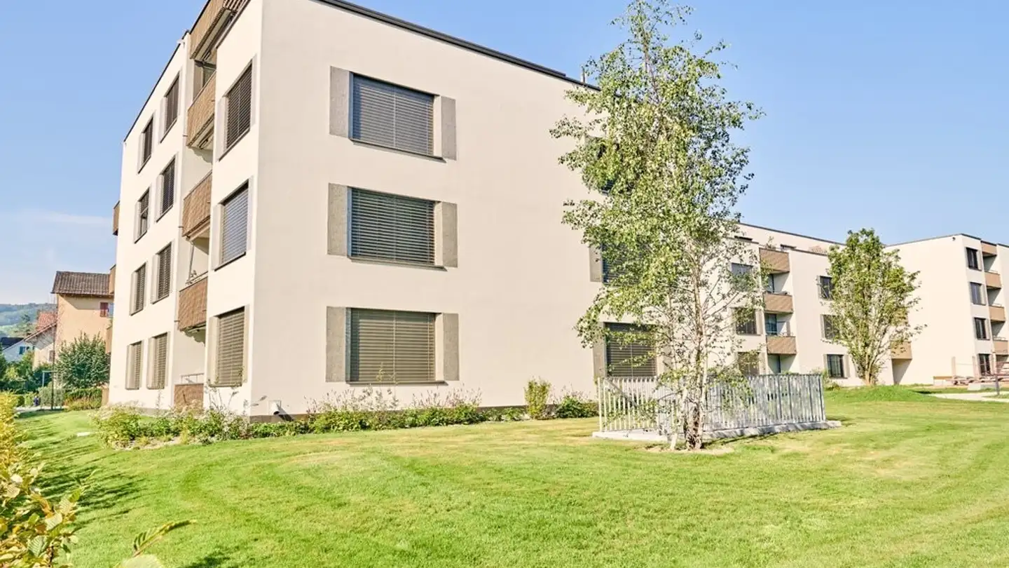 Place de parking intérieure pour moto à louer - Bergstrasse 22, 8953 Dietikon