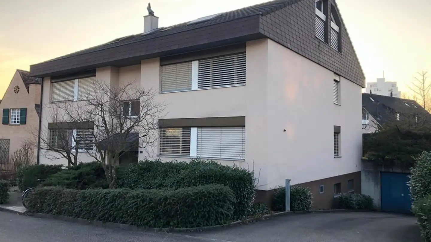 Single garage for rent - Pappelweg 23, 4142 Münchenstein