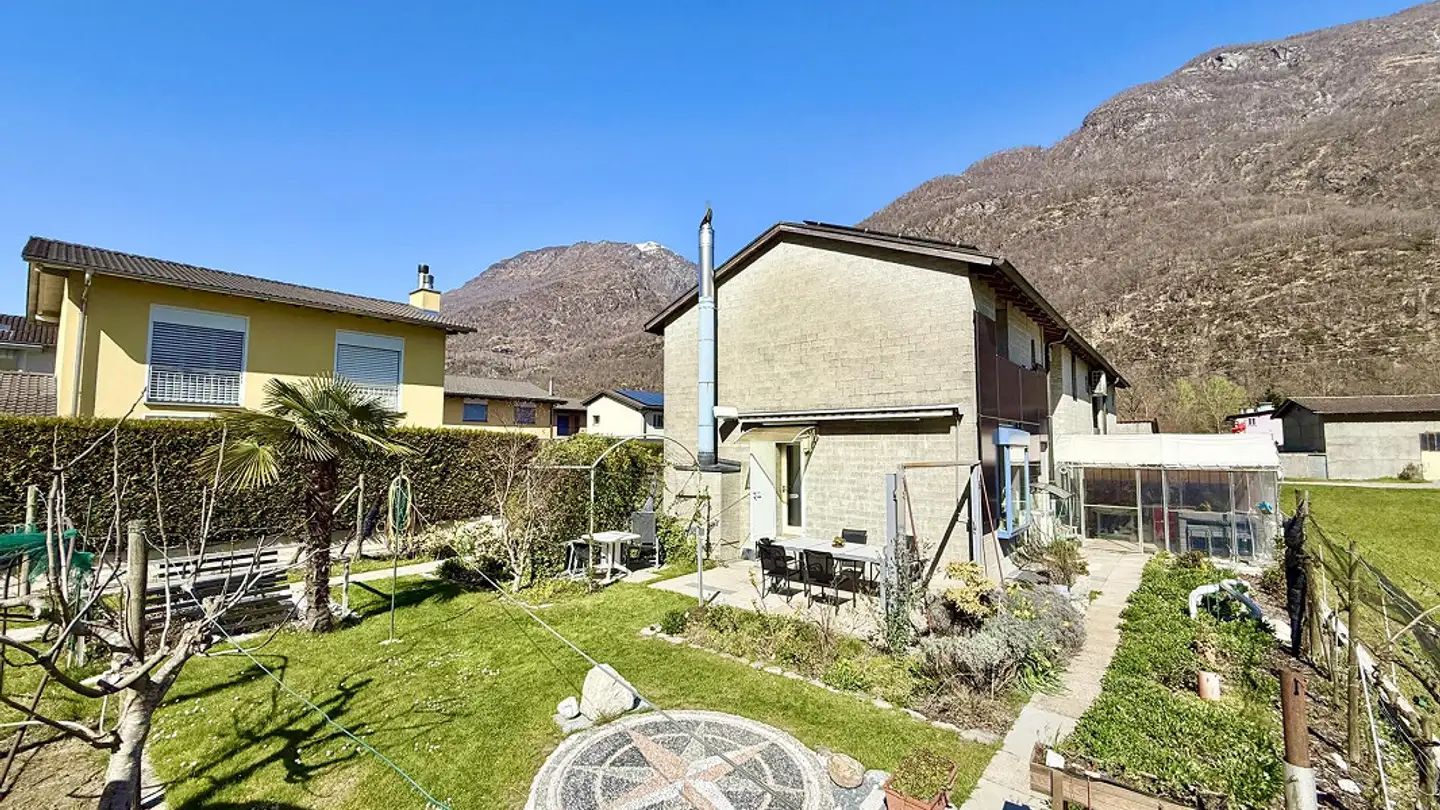 Stepped house for sale - 6677 Aurigeno