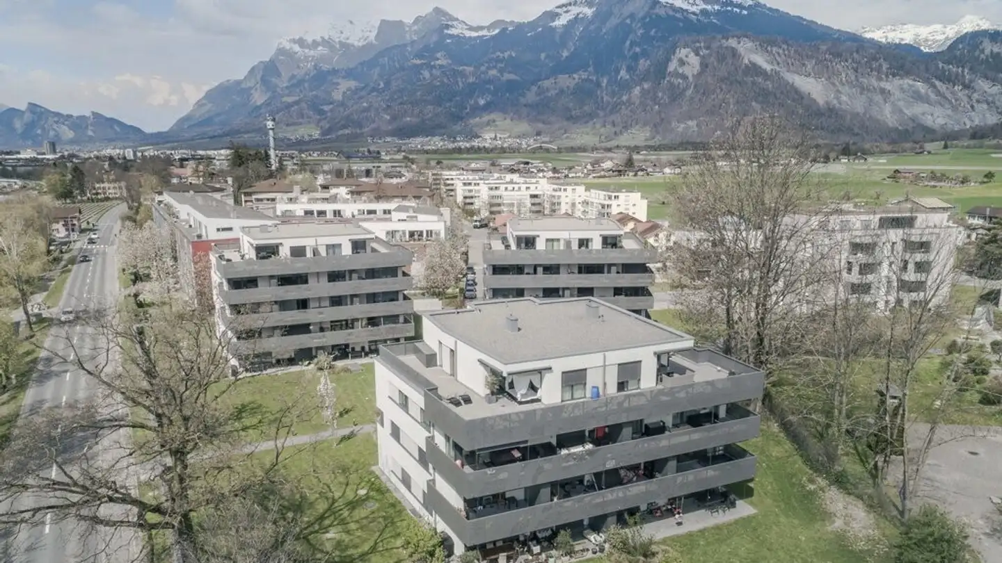 Appartement à louer - Gadenzweg, 7206 Igis
