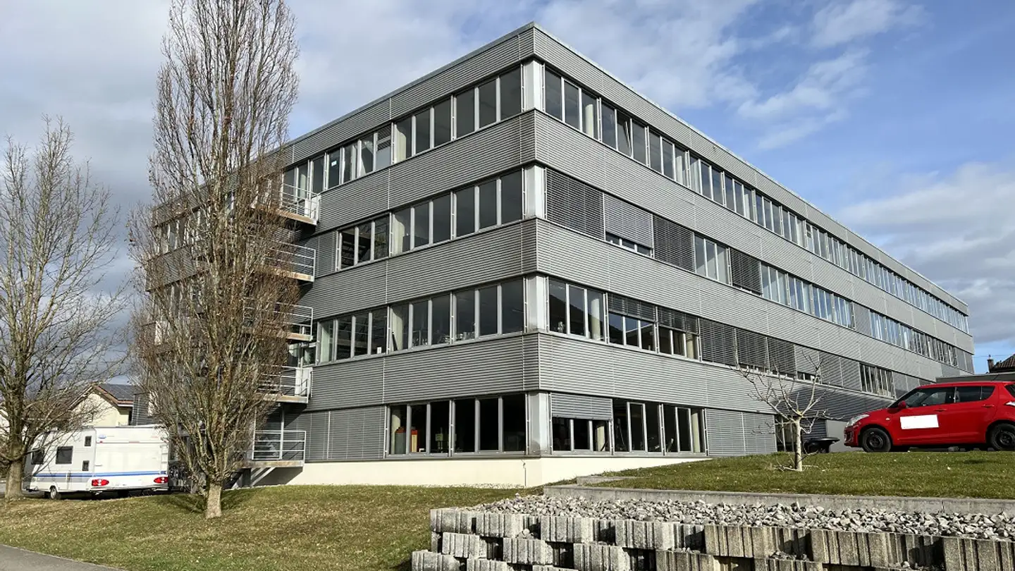 Commercial à louer - Keltenstrasse 1, 2563 Ipsach - Photo 2