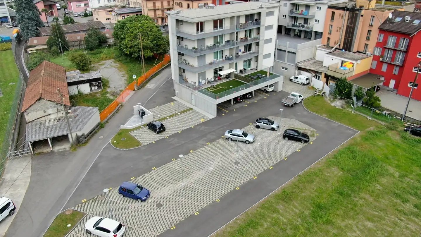 Single garage for rent - Via Dragone 1, 6710 Biasca