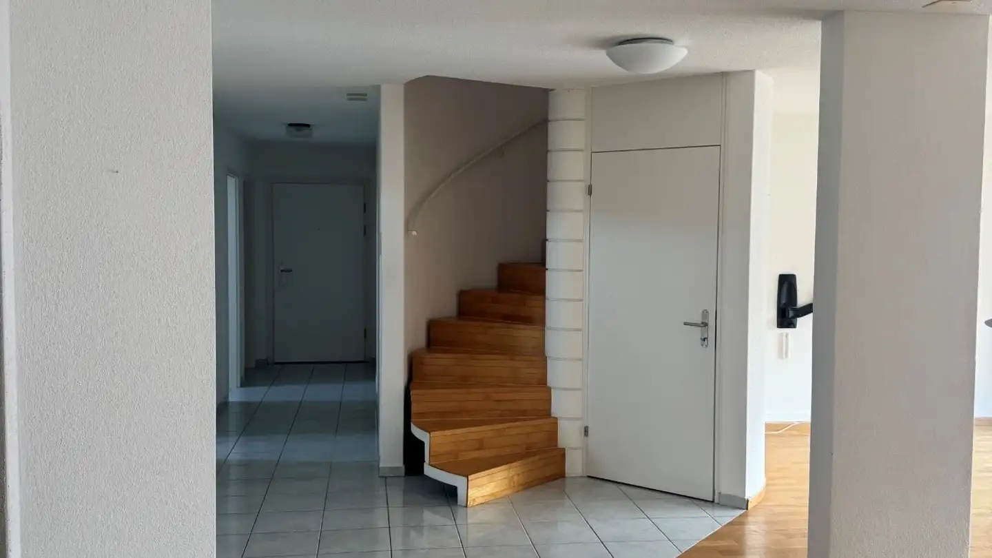 Dachgeschosswohnung kaufen - Bärenweidstrasse 1, 8833 Samstagern - Foto 2