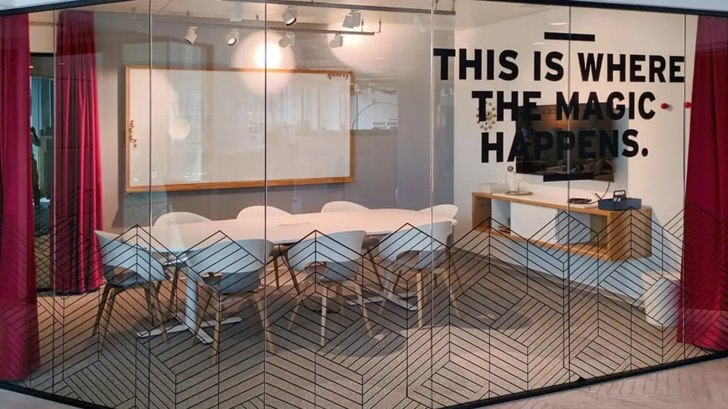 Commercial for rent - 1214 Vernier