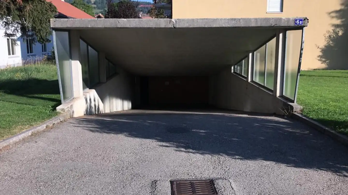 Tiefgaragenstellplatz mieten - Rue Des Champs 6, 2300 La Chaux-de-Fonds