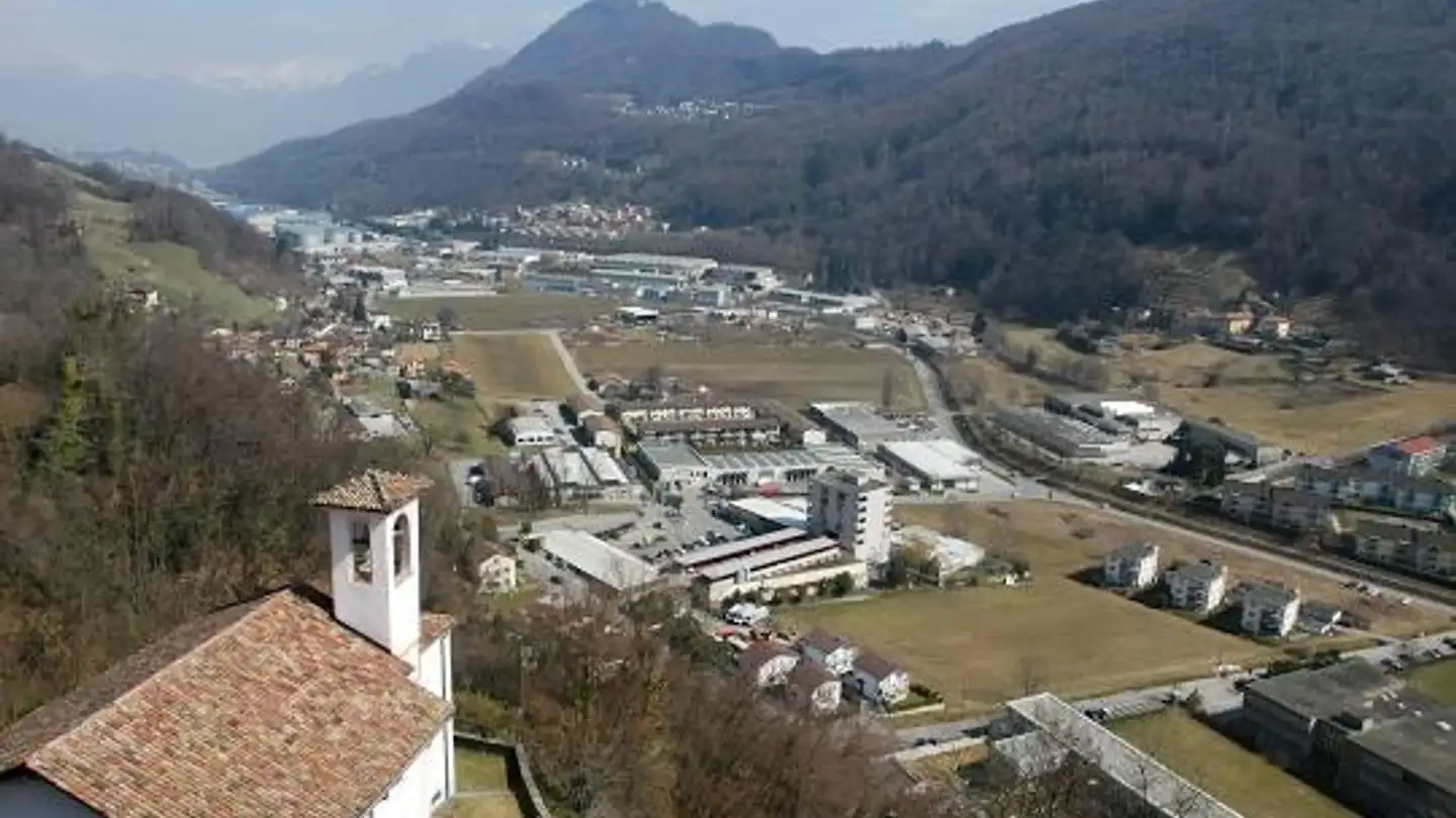 Constructible plot for sale - 6917 Barbengo