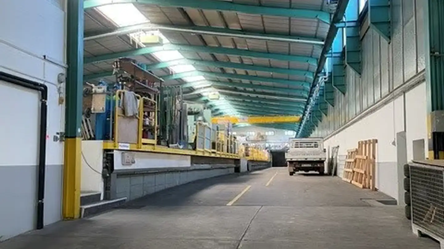 Industrial property for rent - Gisleren 2, 3266 Wiler b. Seedorf - Photo 2