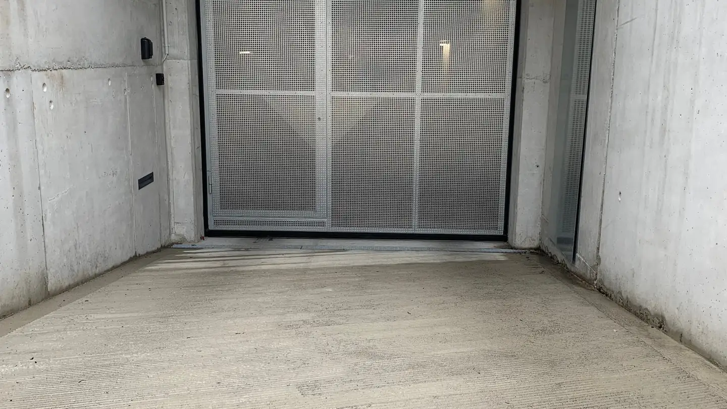 Place de parking souterraine à louer - Im Kessler 9, 8902 Urdorf - Photo 2