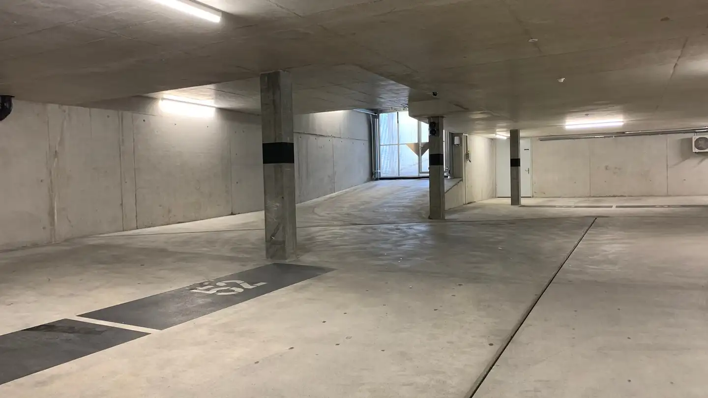 Place de parking souterraine à louer - Im Kessler 9, 8902 Urdorf - Photo 3