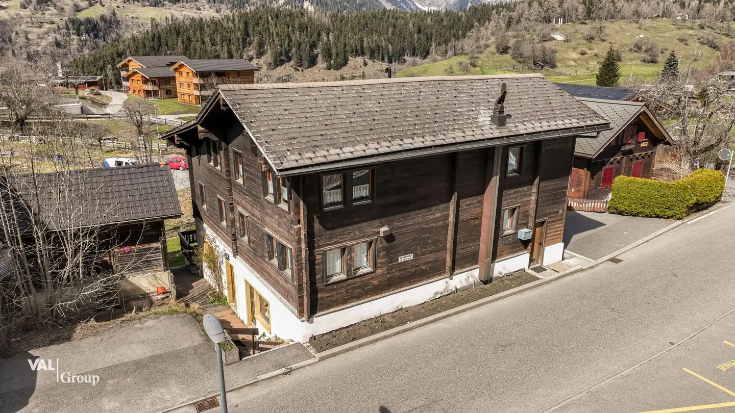 Mixed-use building for sale - 3995 Ernen
