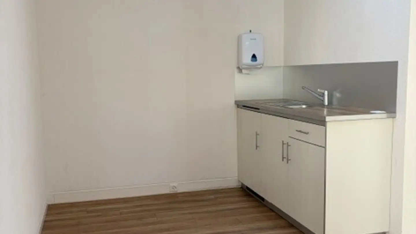 Office space for rent - 1202 Genève - Photo 2