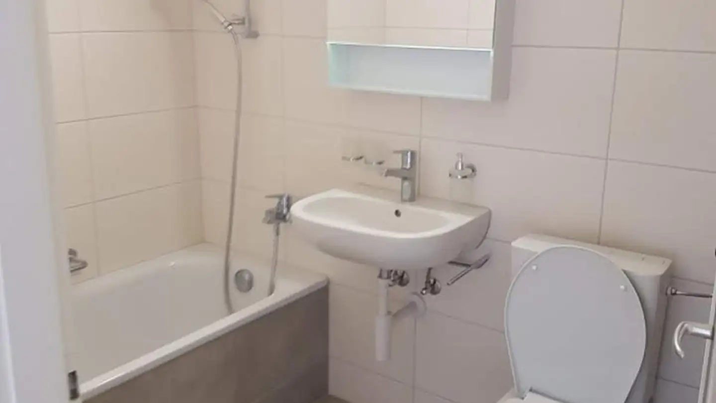 Appartamento in affitto - Rue Jules-Baillods 17, 2108 Couvet - Foto 4