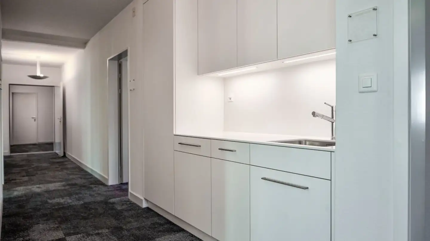 Office space for rent - Seestrasse 25, 8702 Zollikon