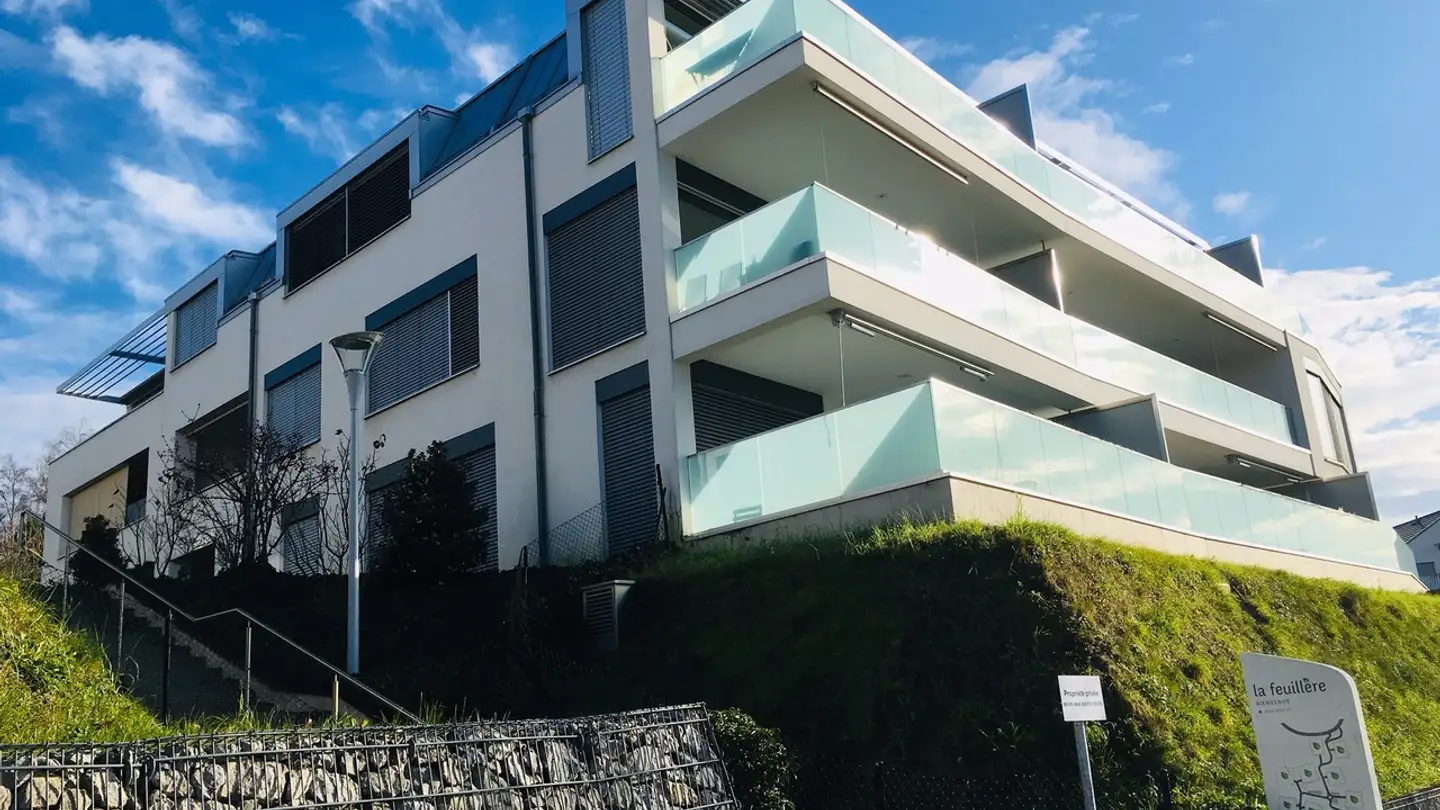 Place de parking extérieure à louer - Route De La Feuillère 19, 1010 Lausanne