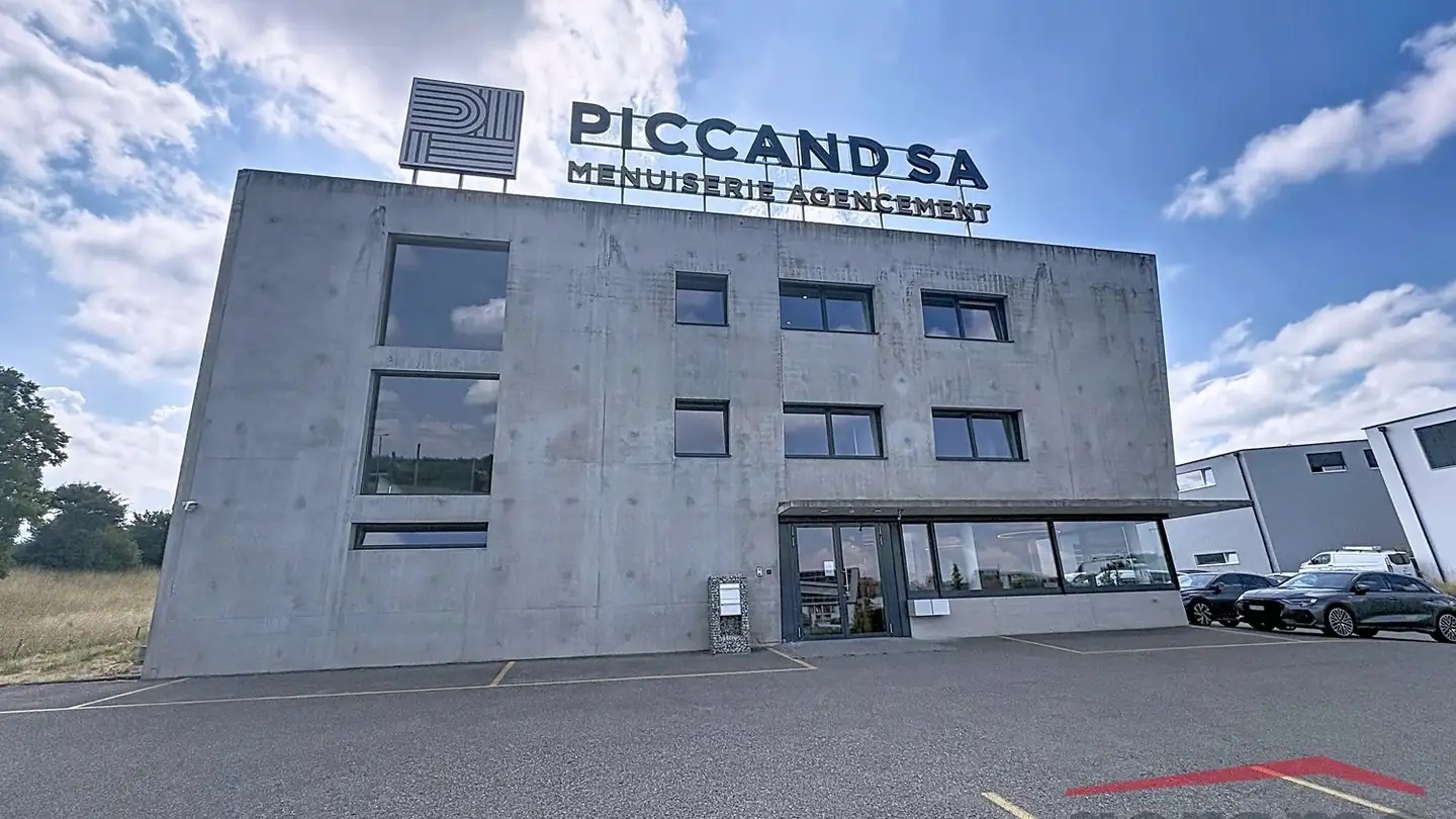 Office space for rent - Zone Industrielle D'in-Riaux 35, 1728 Rossens FR