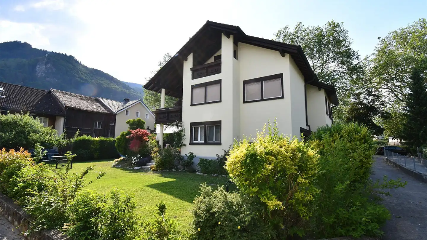 Tiefgaragenstellplatz mieten - Taminastrasse 12b, 7310 Bad Ragaz