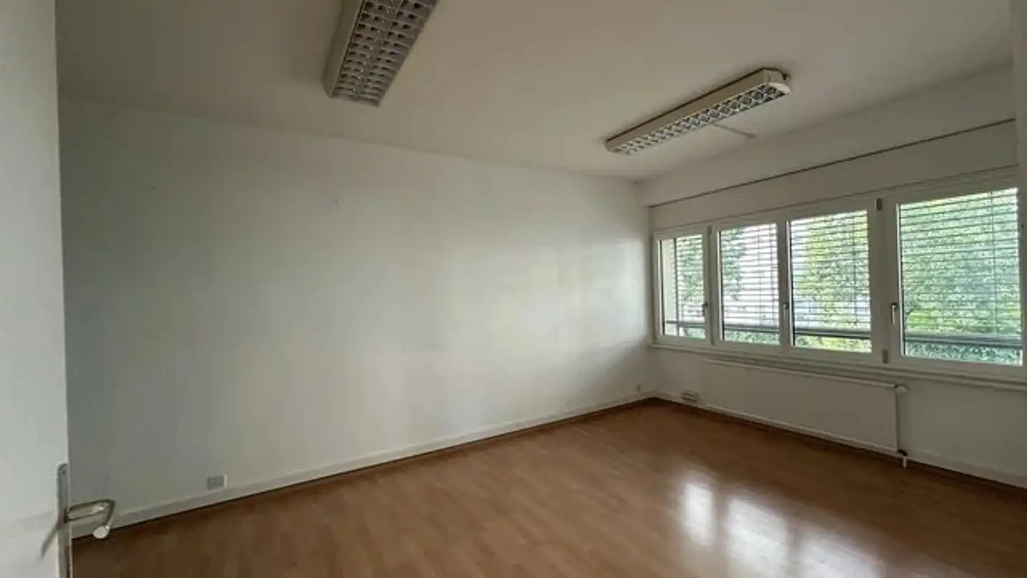 Gewerbe mieten - Avenue De Cour 74, 1007 Lausanne