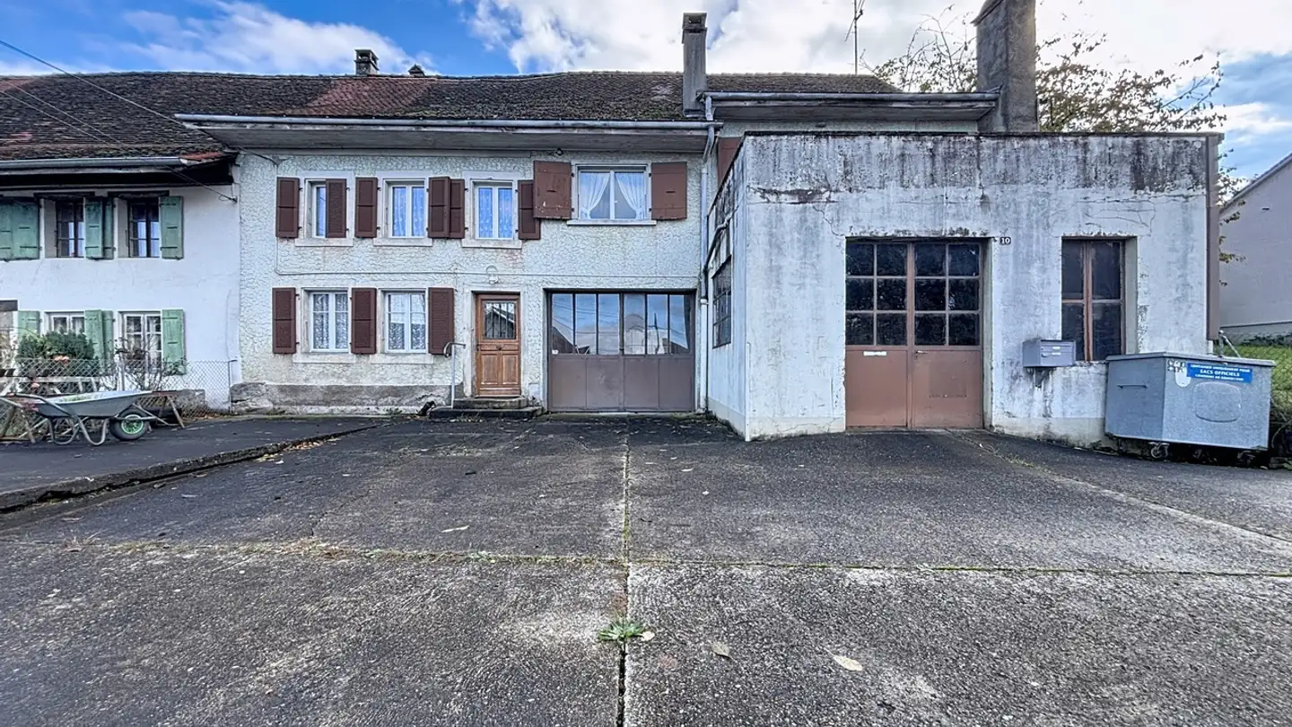 Edificio ad uso misto in vendita - Route Du Vully 10, 1543 Grandcour