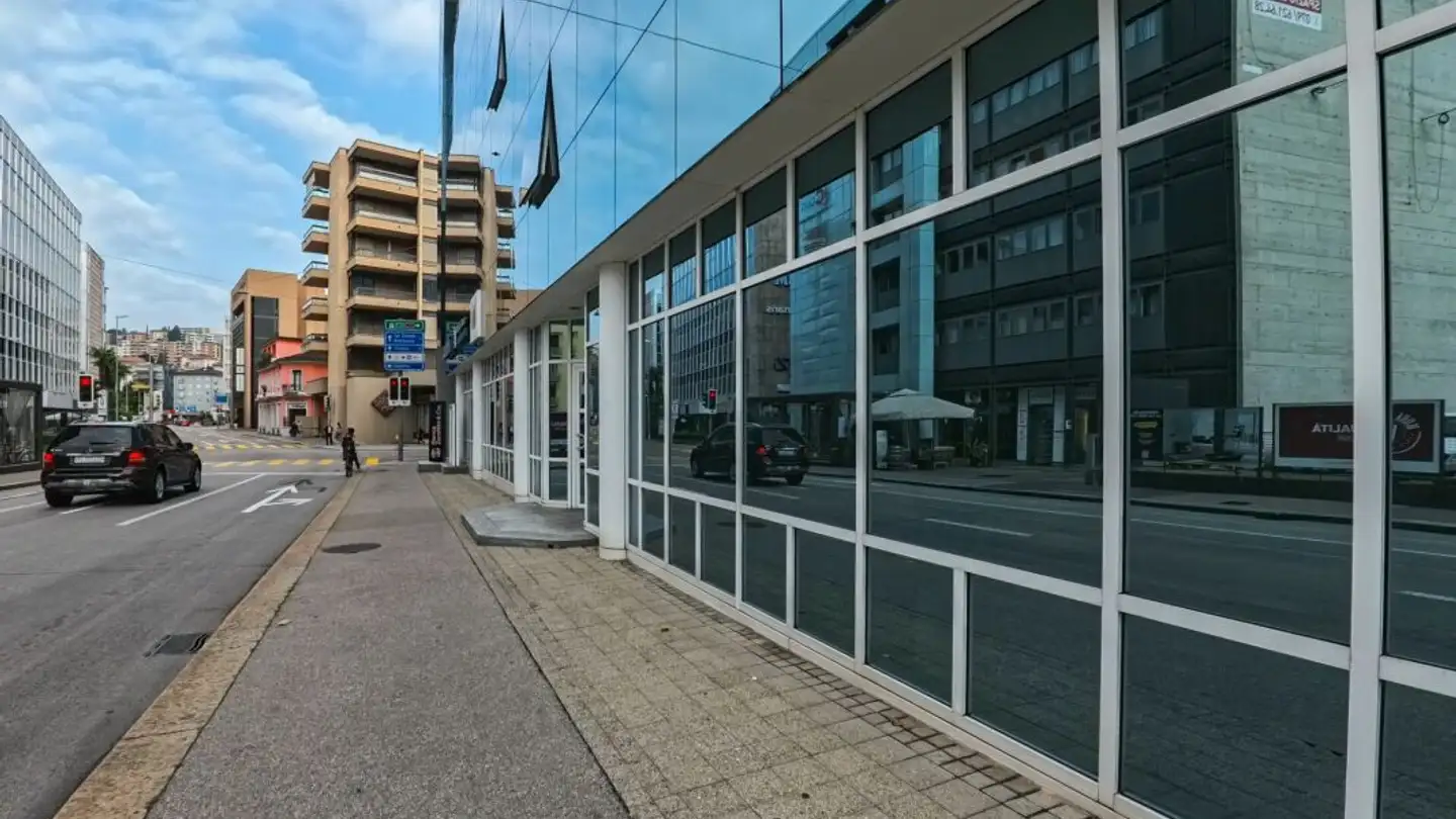 Outdoor parking space for rent - Via Serafino Balestra 17, 6900 Lugano