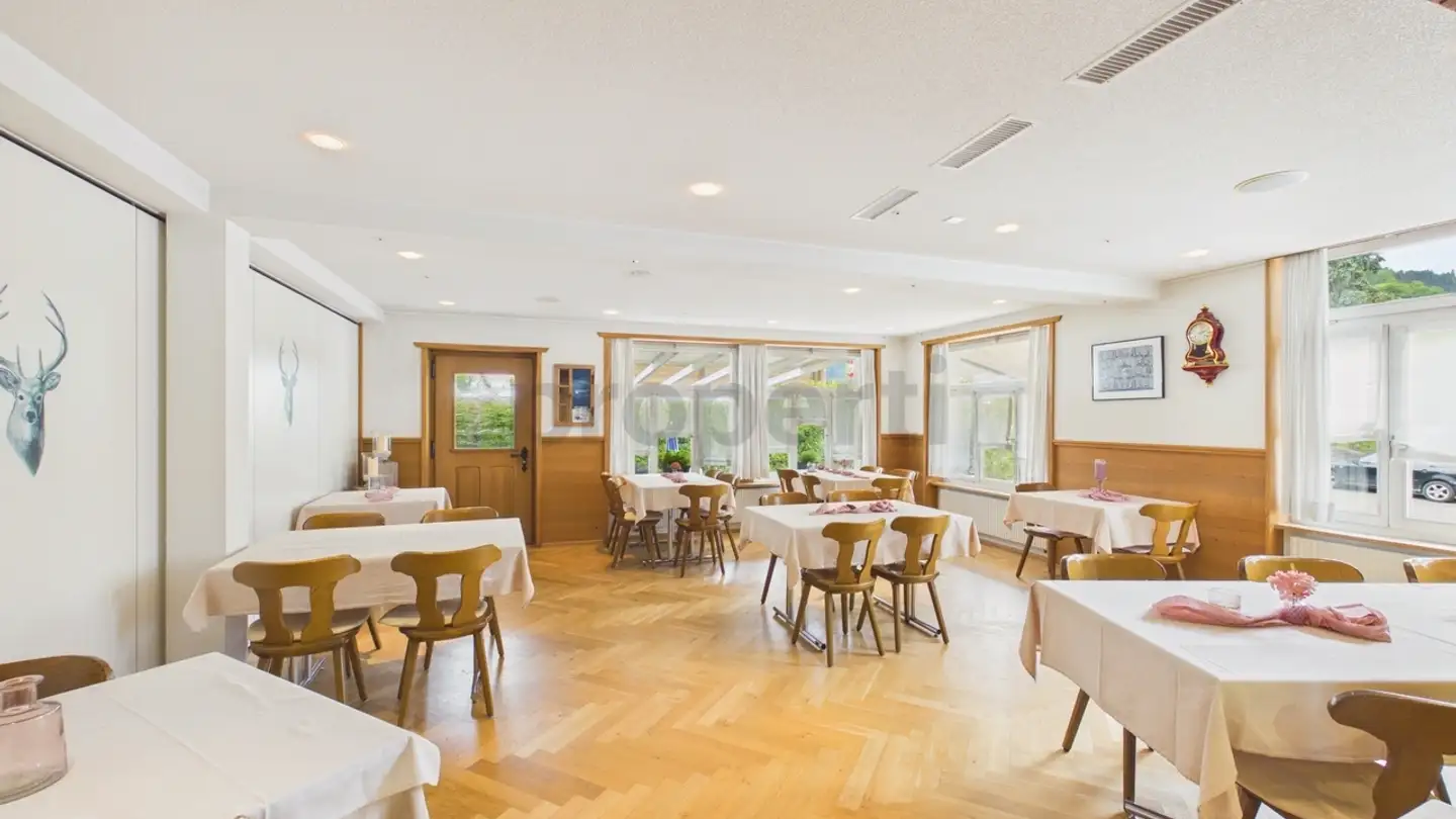Hotel for sale - 3753 Oey - Photo 2