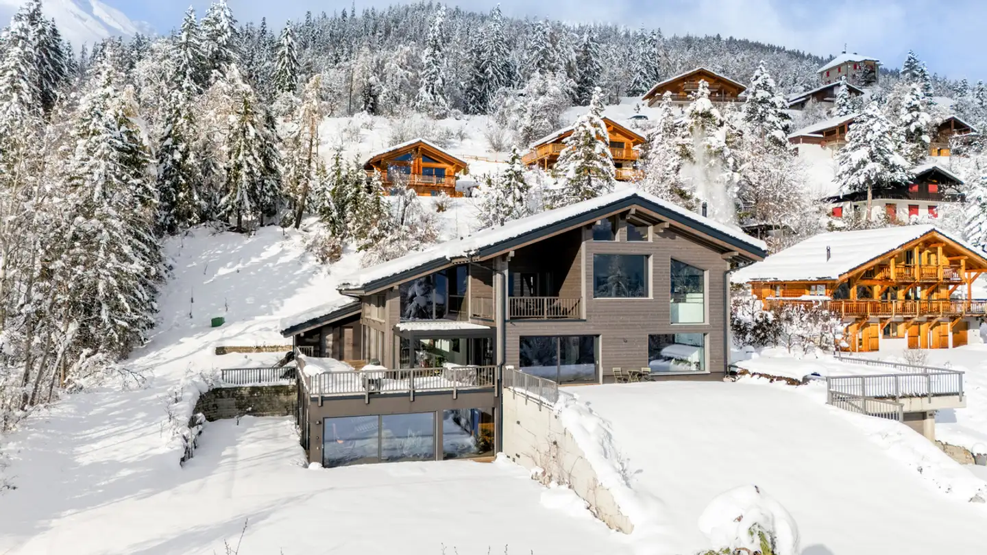 Single house for sale - 1974 Arbaz