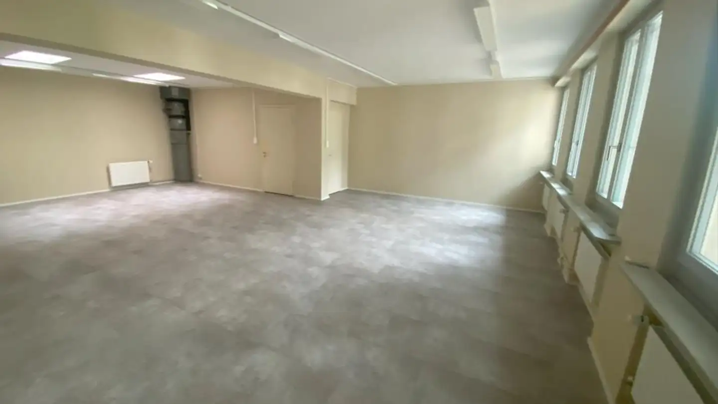 Commerciale in affitto - Asetstrasse 37, 6438 Ibach - Photo 3