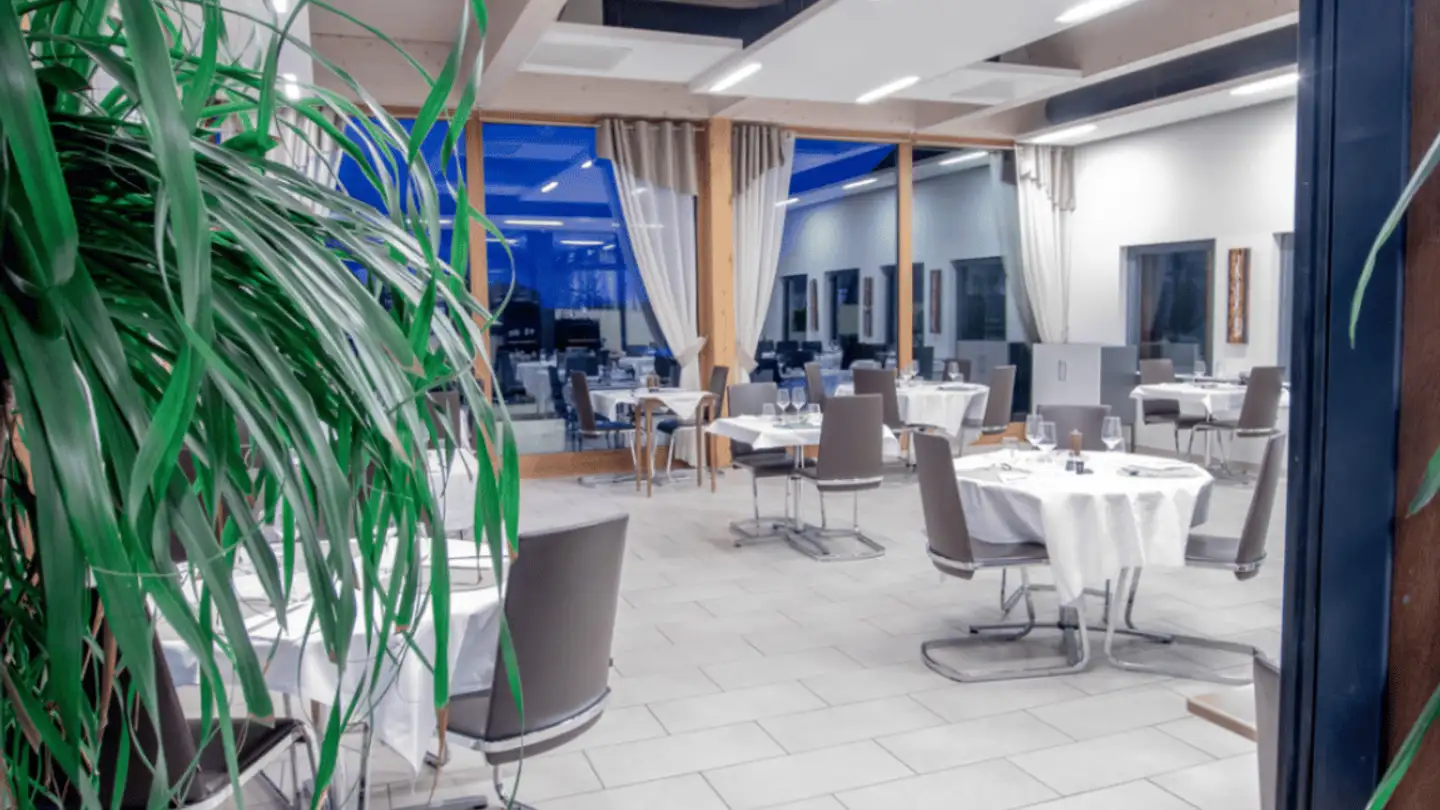 Restaurant for rent - Chemin Des Sports 10, 2350 Saignelégier - Photo 4