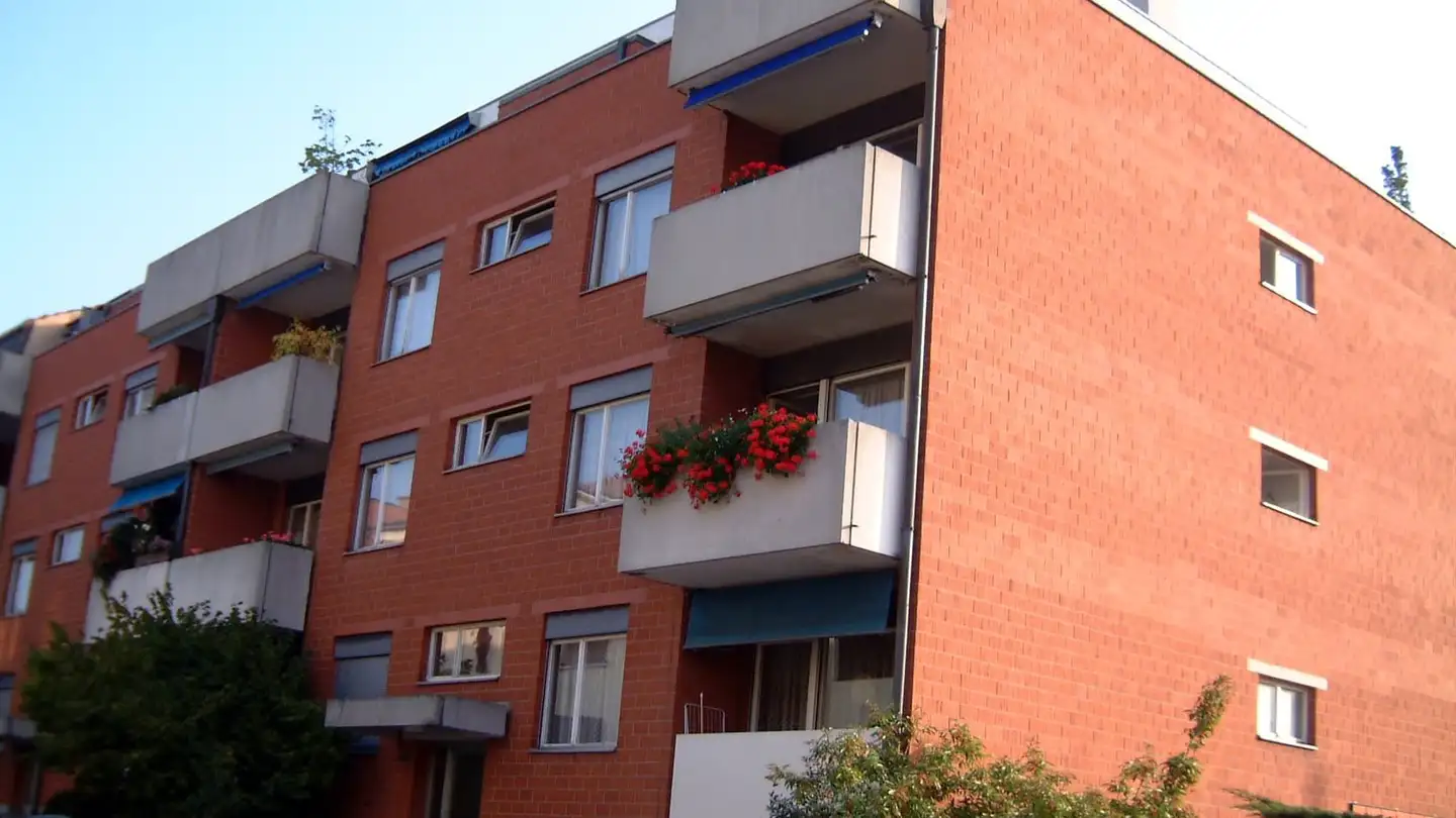 Outdoor parking space for rent - Zwinglistrasse 16, 4127 Birsfelden