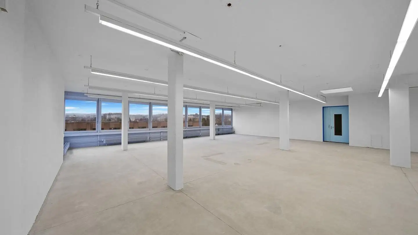 Commercial à louer - Europa-Strasse 27, 8152 Glattbrugg