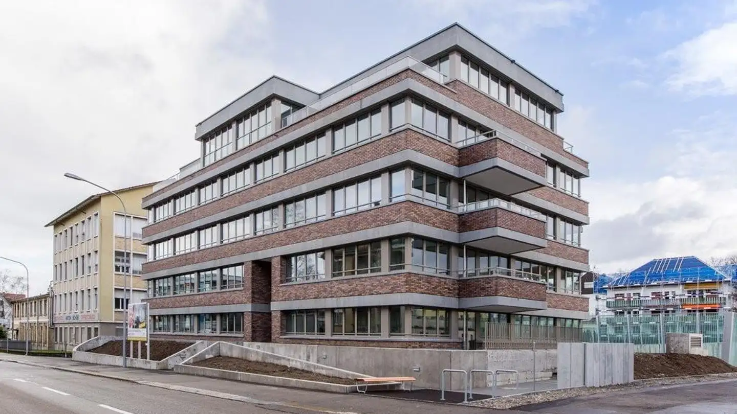 Place de parking souterraine à louer - Birchstrasse 98, 8906 Bonstetten