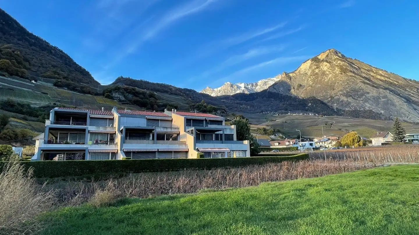 Apartment for rent - Avenue Des Comtes De Savoie 232, 1913 Saillon