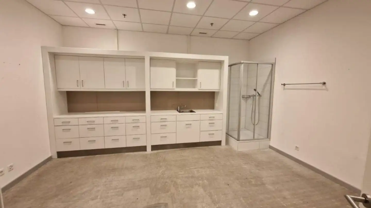 Shop for rent - Richtiplatz 2, 8304 Wallisellen - Photo 3