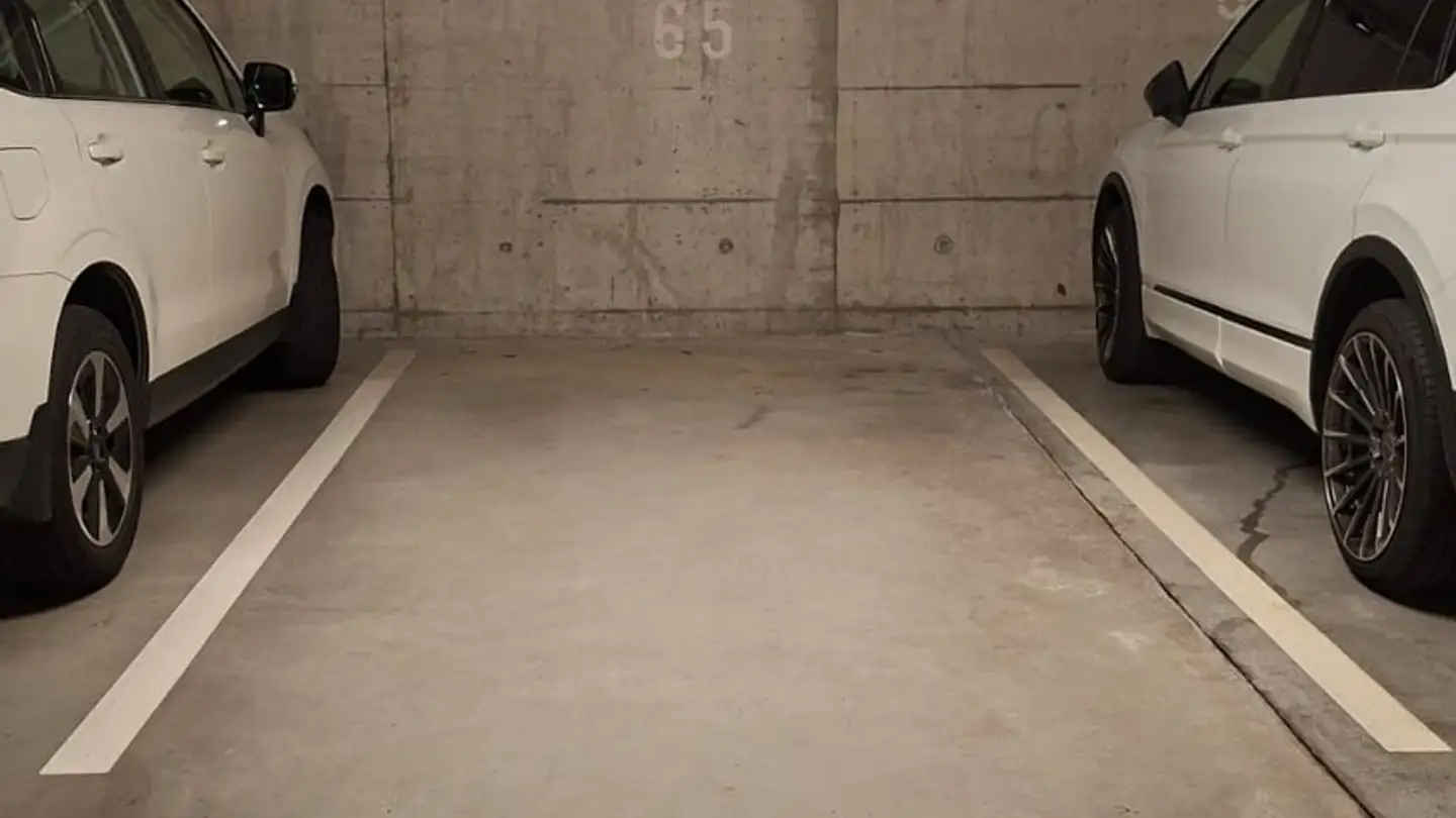 Single garage for rent - 5405 Dättwil AG
