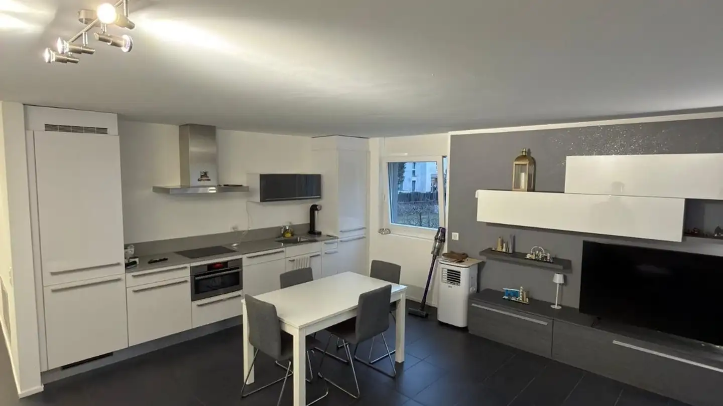 Apartment for rent - Viale C. Olgiati 12, 6512 Giubiasco - Photo 2