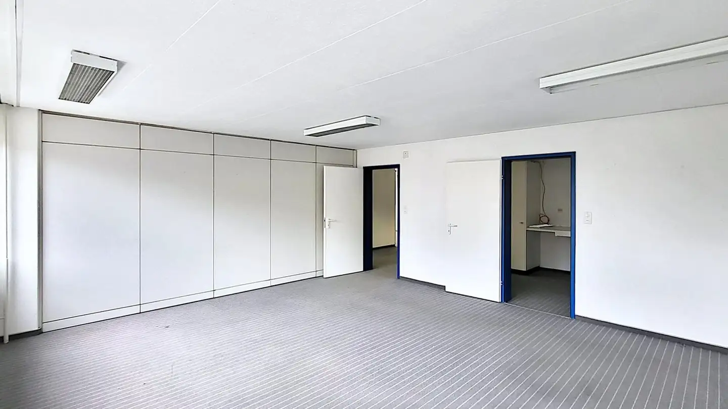 Office space for rent - Gewerbestrasse 18, 8132 Egg b. Zürich - Photo 2