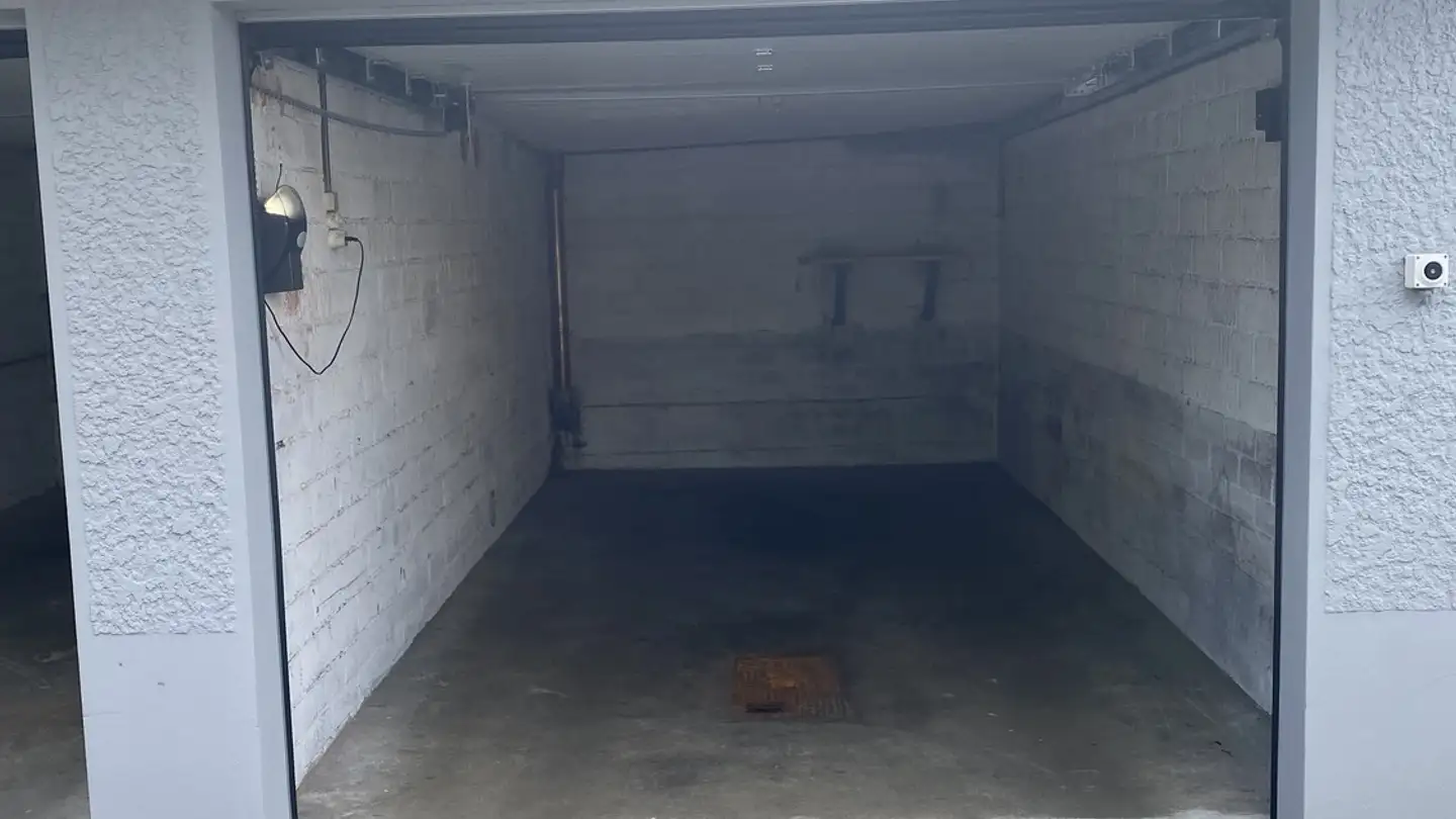 Single garage for rent - Thunstrasse 152, 3074 Muri b. Bern