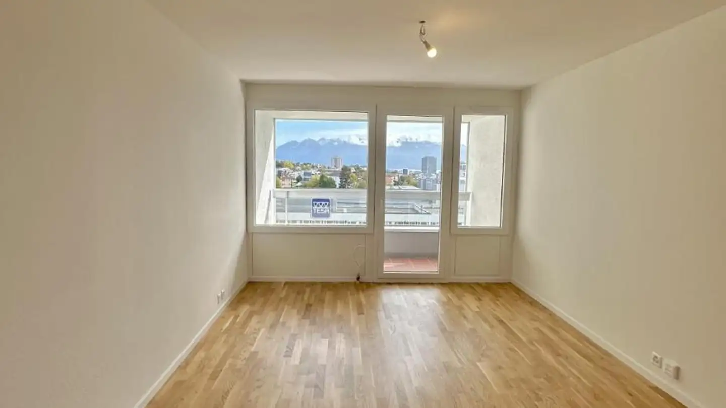 Apartment for rent - Rue Du Bugnon 37, 1020 Renens VD - Photo 4