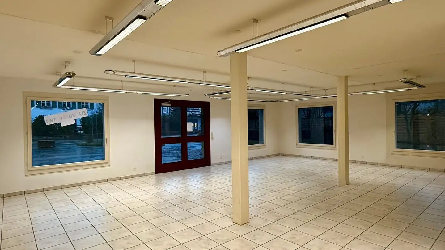 Magasin à louer - Kastanienweg 2, 3315 Bätterkinden