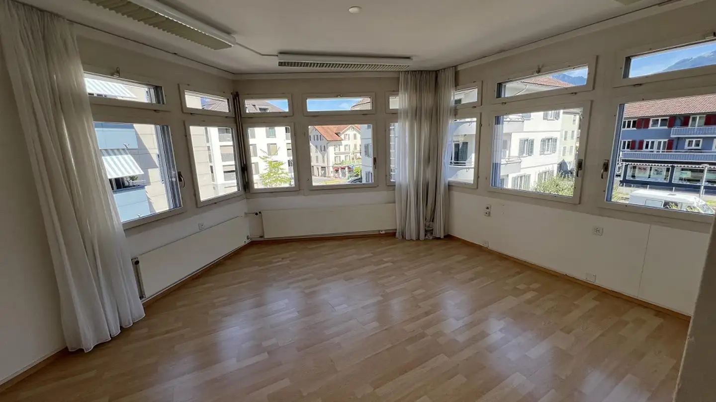 Commerciale in affitto - Bahnhofplatz 6, 6060 Sarnen - Foto 2