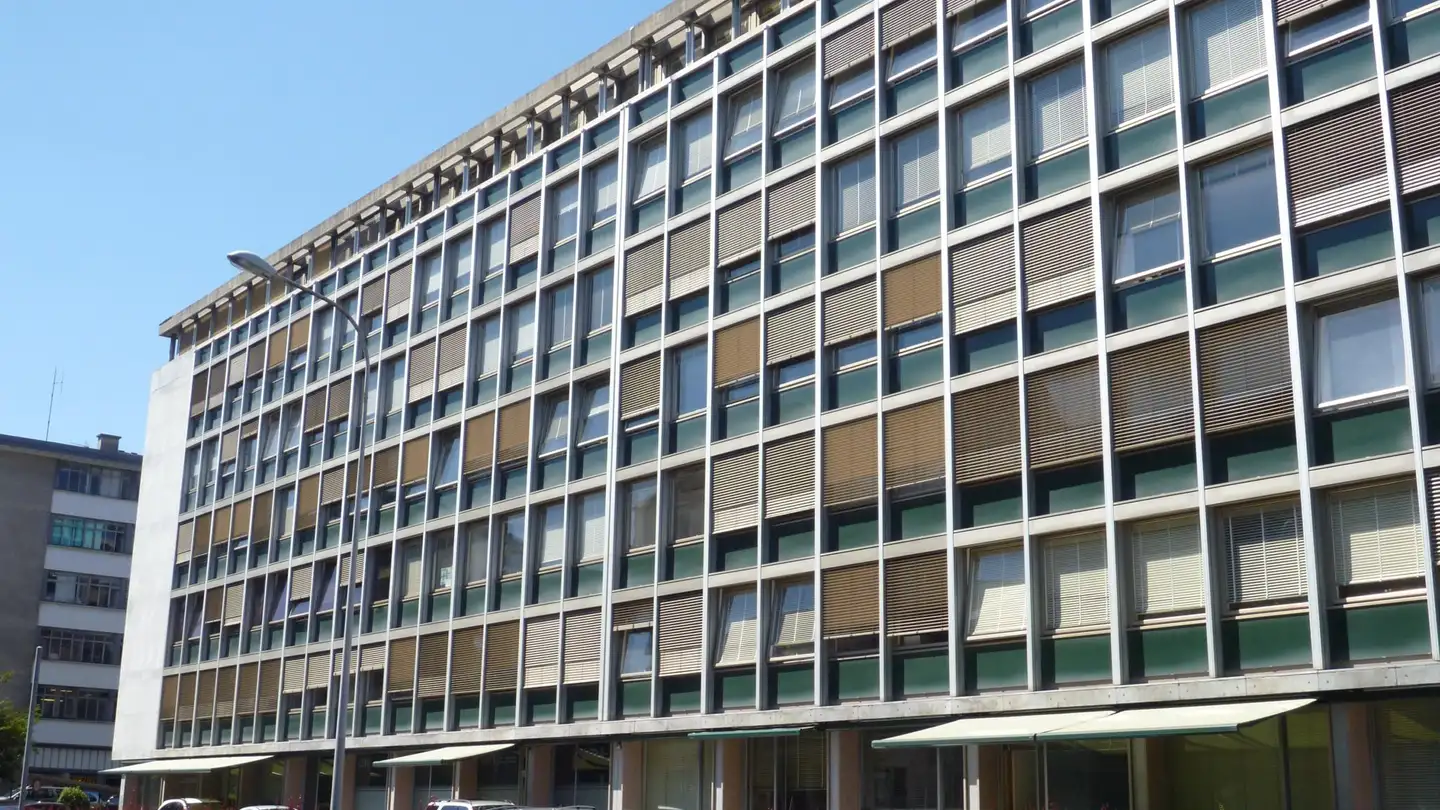 Place de parking intérieure pour moto à louer - Route Des Acacias 54, 1227 Carouge GE